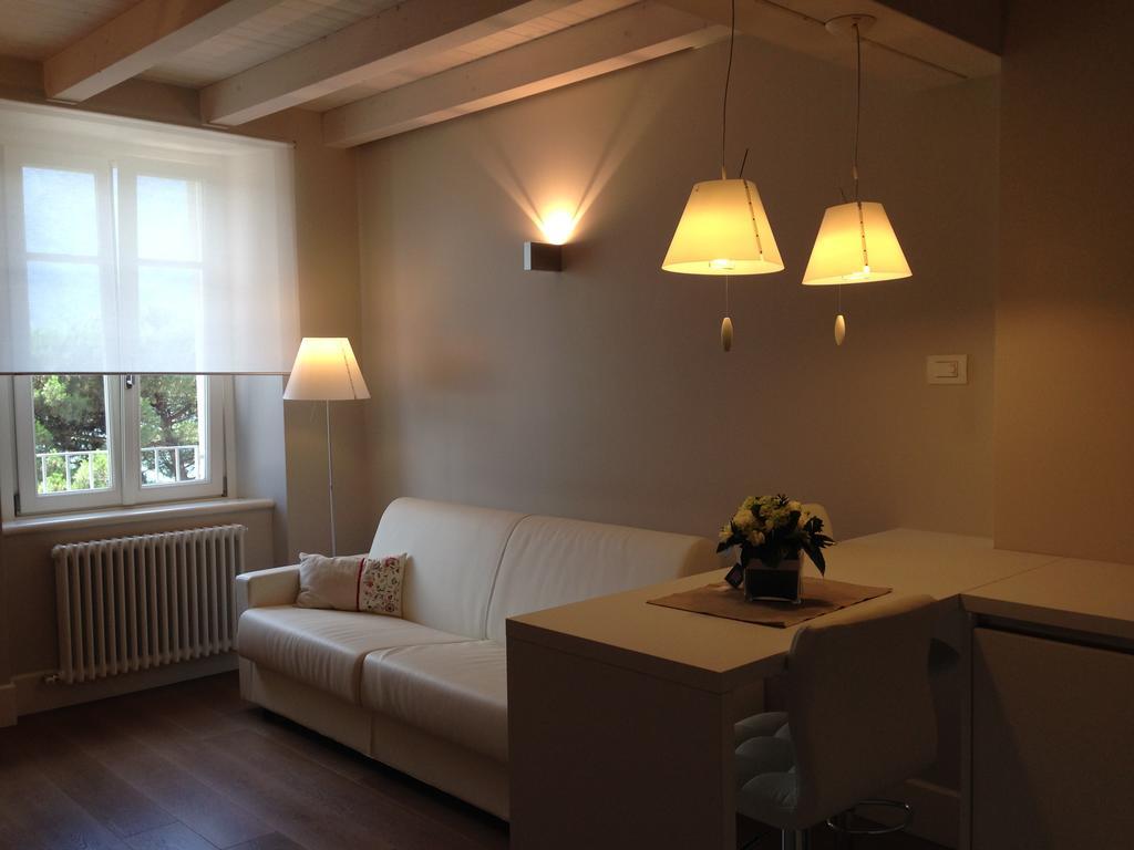 La Casa Del Porto Apartment Ловере Екстериор снимка