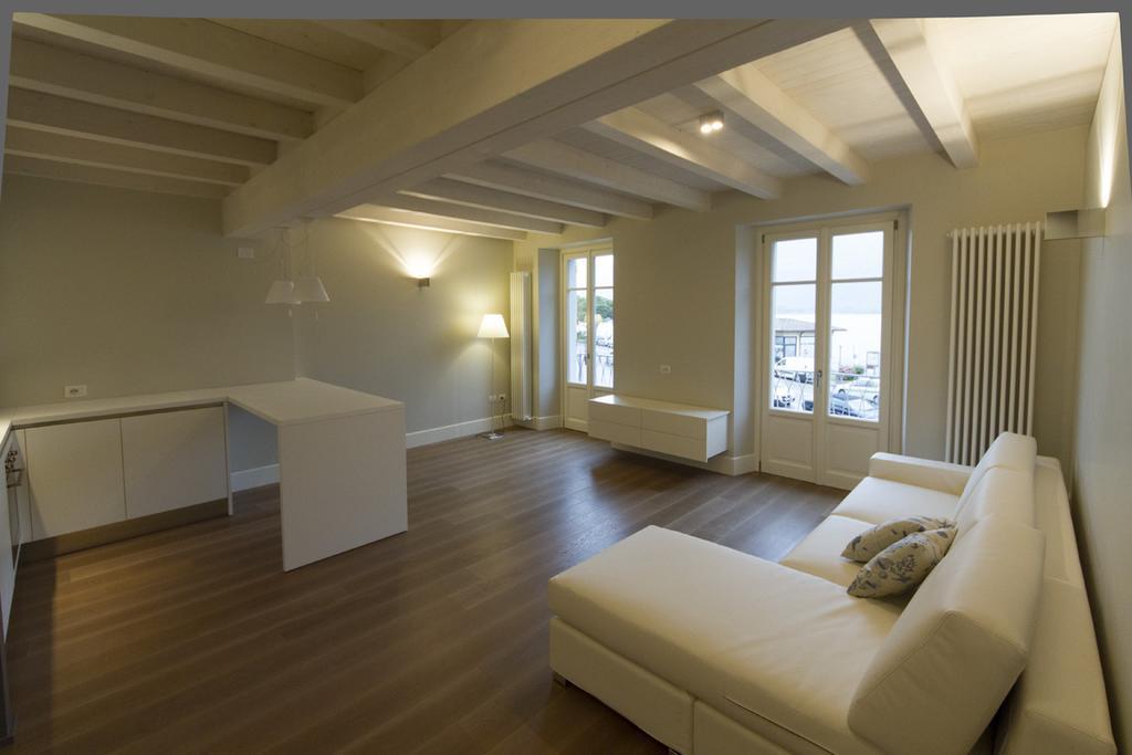 La Casa Del Porto Apartment Ловере Стая снимка
